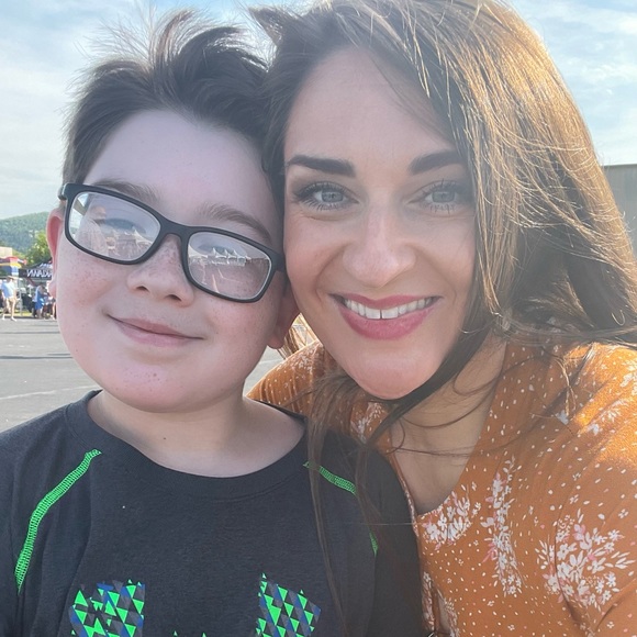 Meet your Posher - Picture 2 of 10